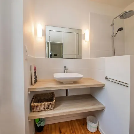 Maison De Charme - 250m2 - Calme - Jardin بيت للعطل *