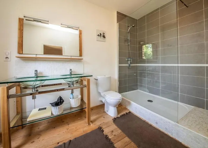 Maison De Charme - 250m2 - Calme - Jardin Casa de Férias *