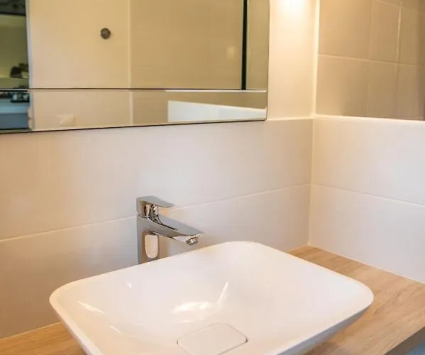 Maison De Charme - 250m2 - Calme - Jardin *